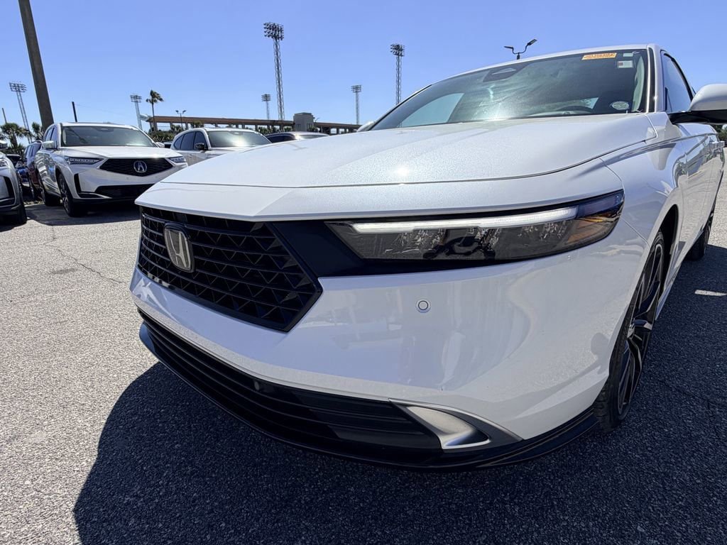 Used 2025 Honda Accord Touring image 9