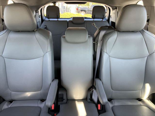 Certified 2023 Toyota Sienna XLE FWD image 34