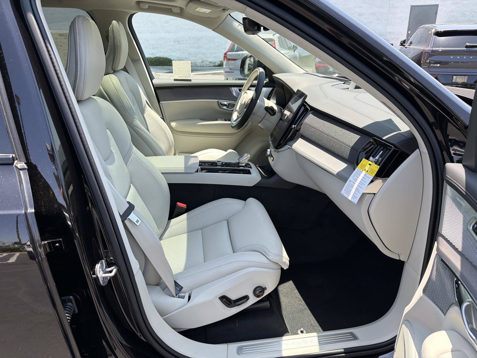 New 2026 Volvo XC90 T8 Ultra w/ Lounge Package AWD/4WD image 21