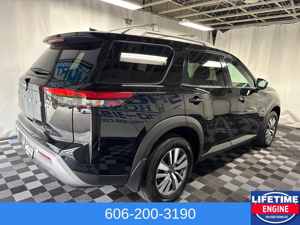 Used 2024 Nissan Pathfinder SL AWD/4WD image 7
