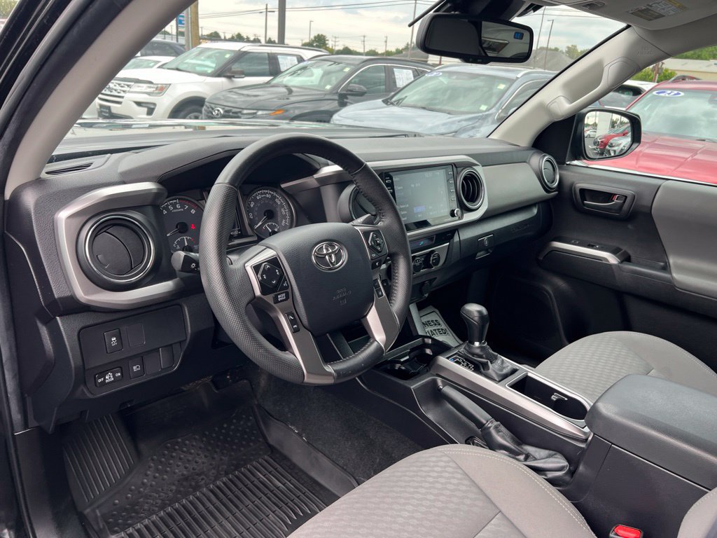 Used 2023 Toyota Tacoma SR5 AWD/4WD image 9