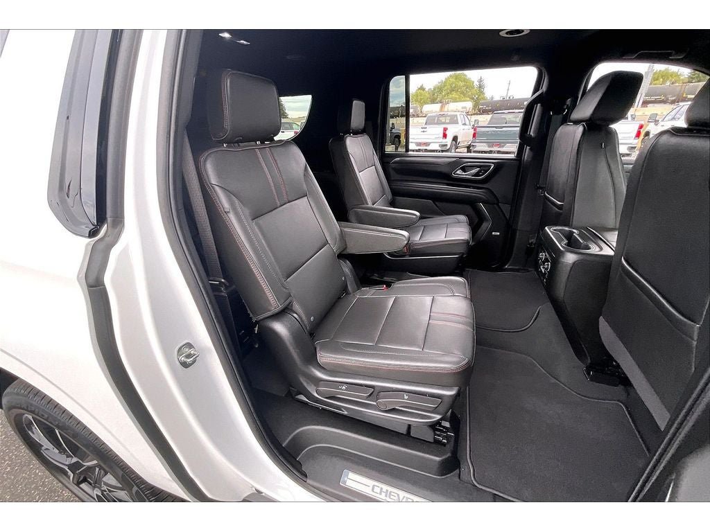 Used 2024 Chevrolet Suburban RST w/ Luxury Package AWD/4WD image 28