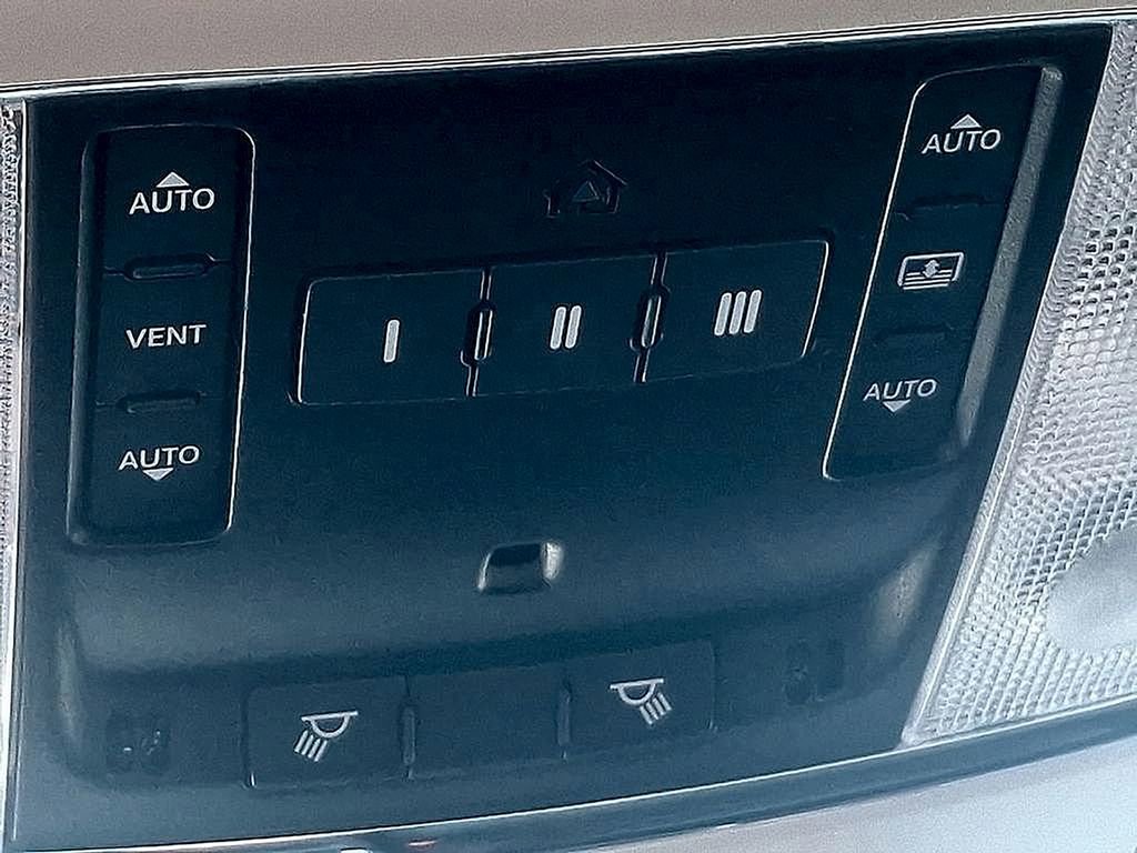 Used 2023 Chrysler 300 Touring L w/ Popular Equipment Group image 26