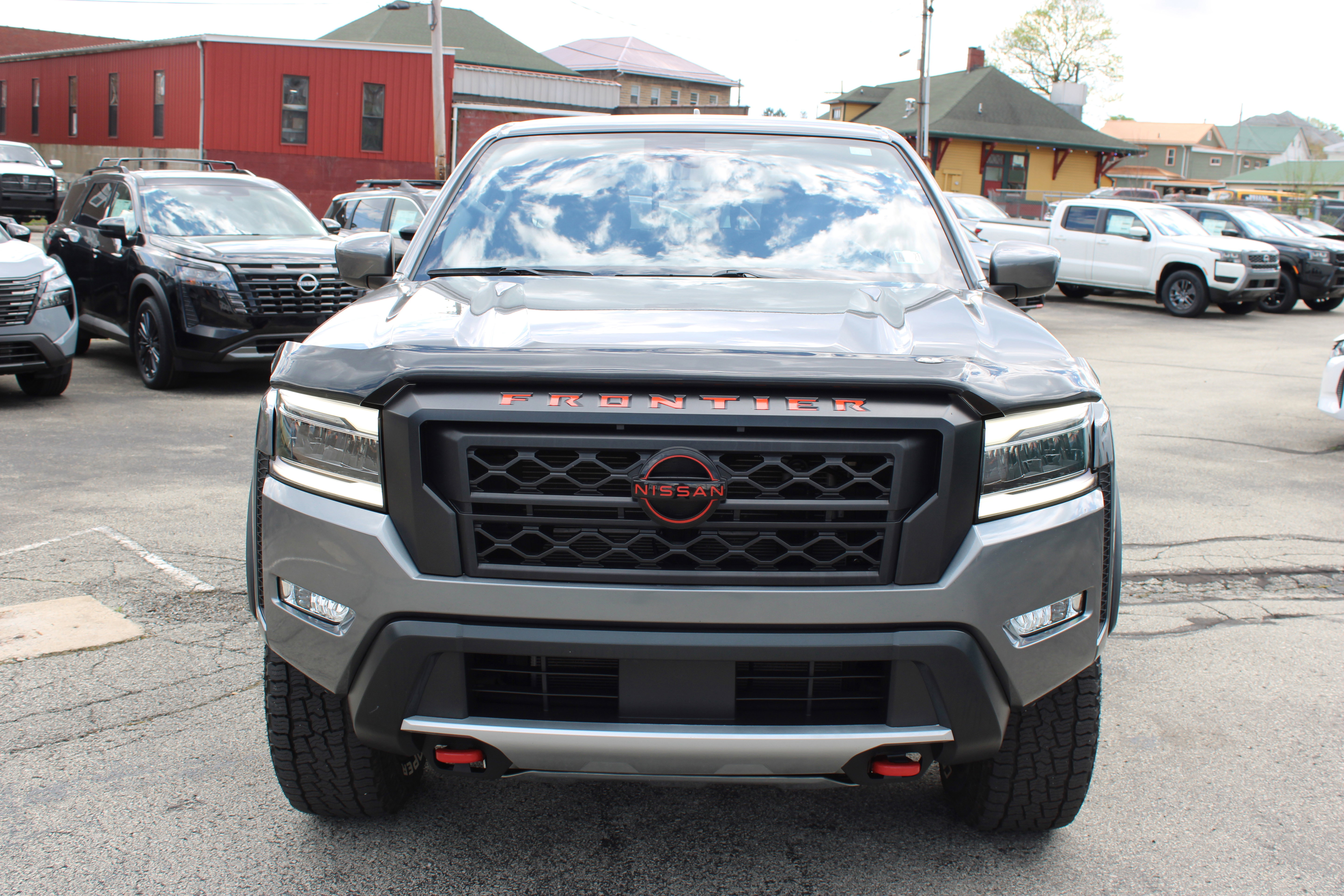 Certified 2022 Nissan Frontier PRO-4X w/ Off-Road Protection Package image 10