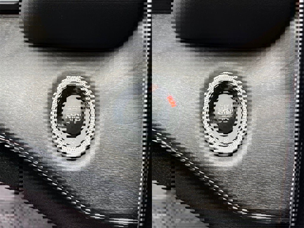 Used 2024 Jeep Grand Cherokee Overland w/ Luxury Tech Group IV image 24