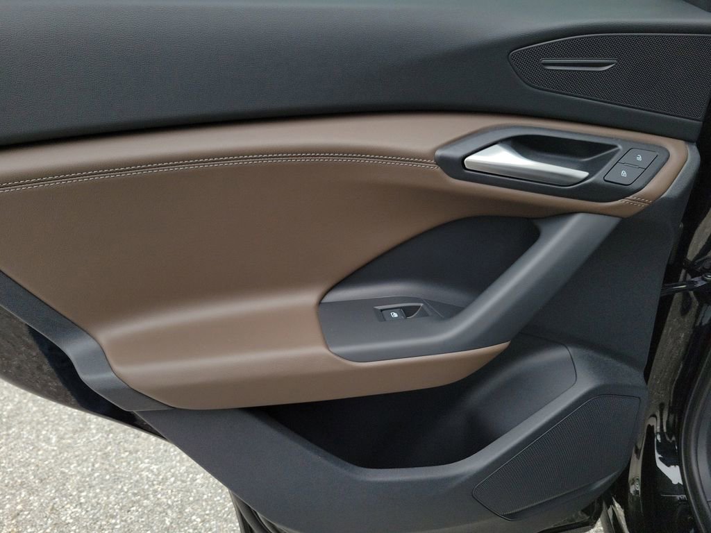 New 2025 Audi Q6 e-tron Premium image 28