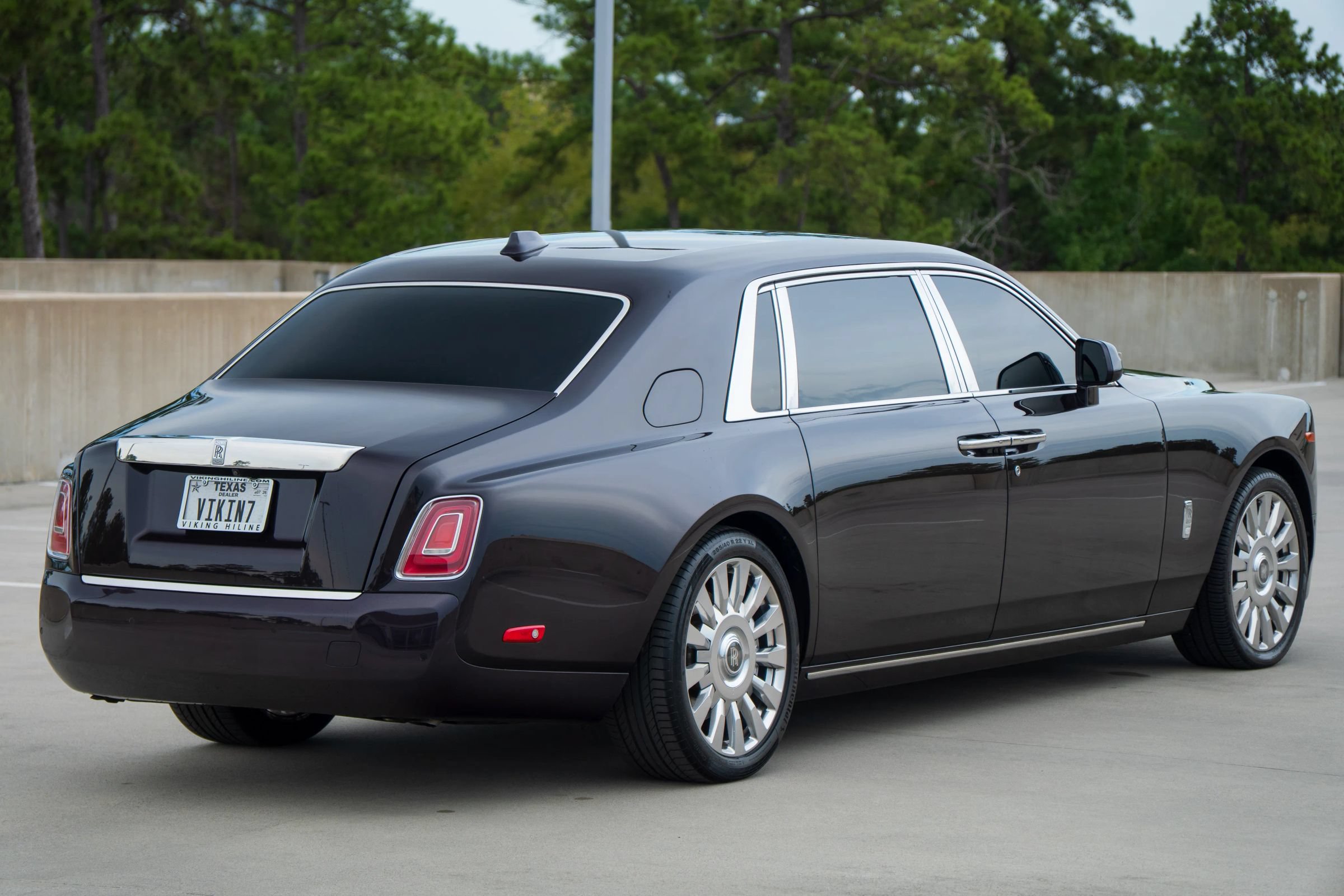 Used 2018 Rolls-Royce Phantom Extended Wheelbase RWD image 19