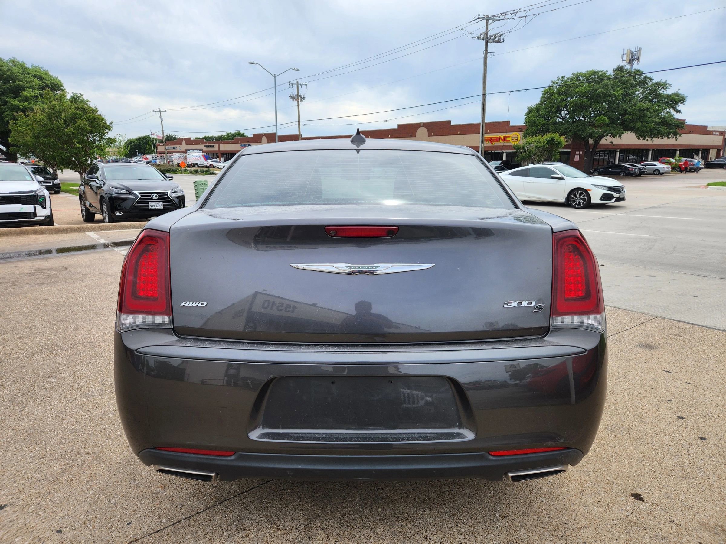 Used 2019 Chrysler 300 S image 4