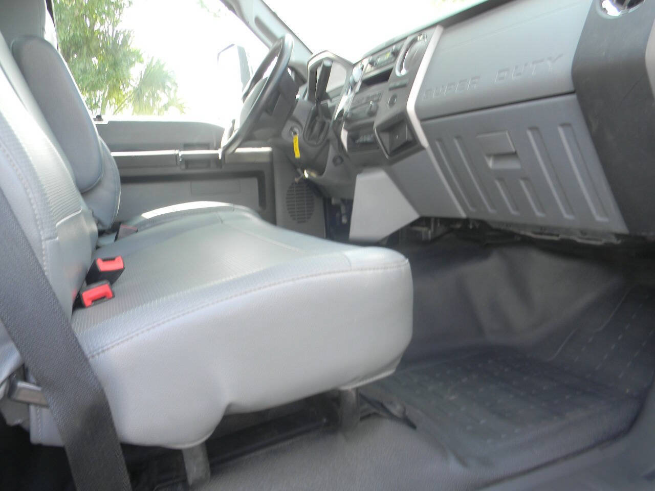 Used 2023 Ford F650 2WD Regular Cab Super Duty image 19