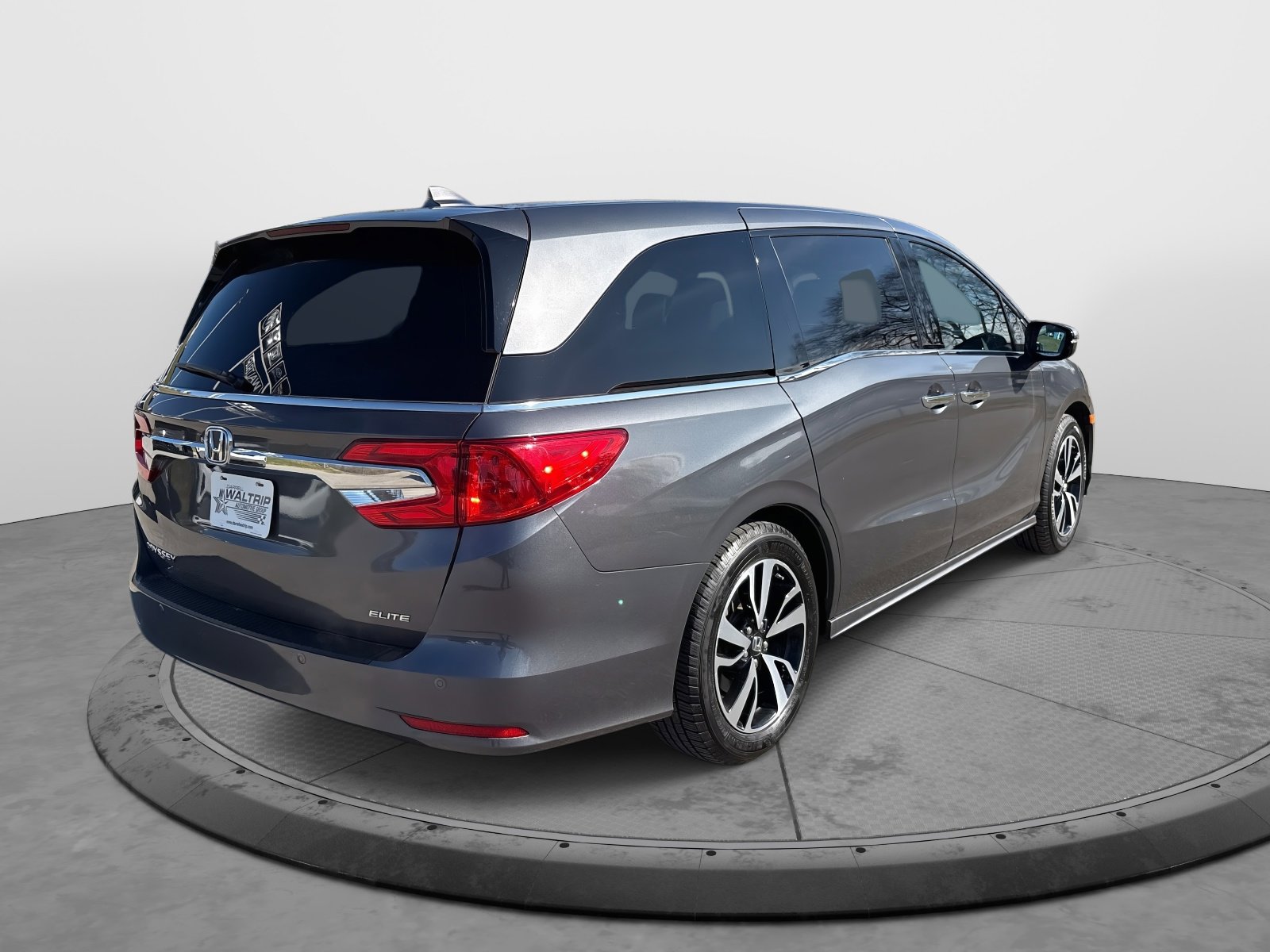 Used 2018 Honda Odyssey Elite image 8