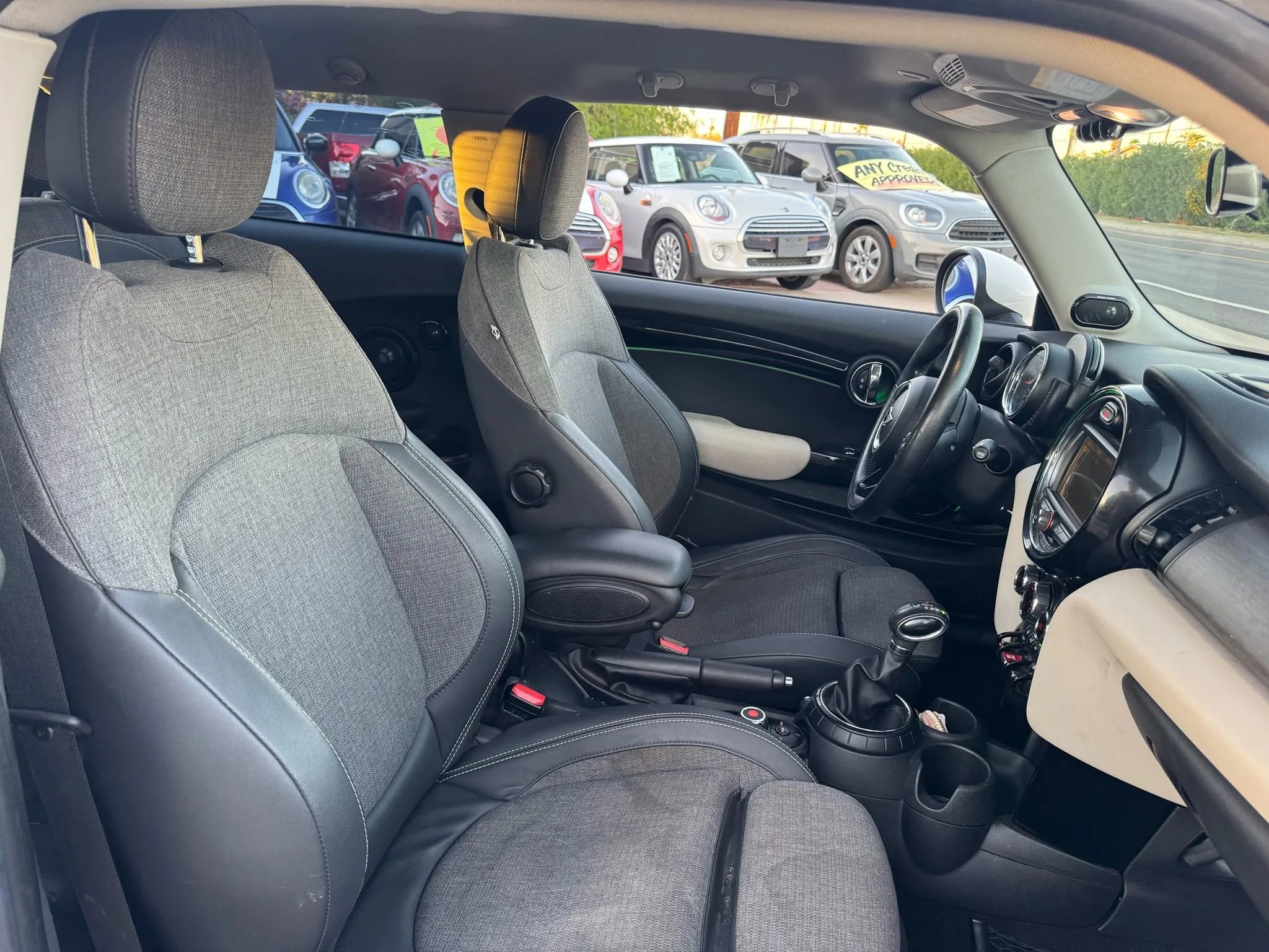 Used 2015 MINI Cooper S image 29