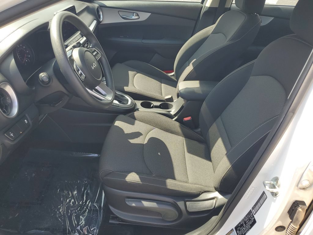 Used 2023 Kia Forte LXS FWD image 5