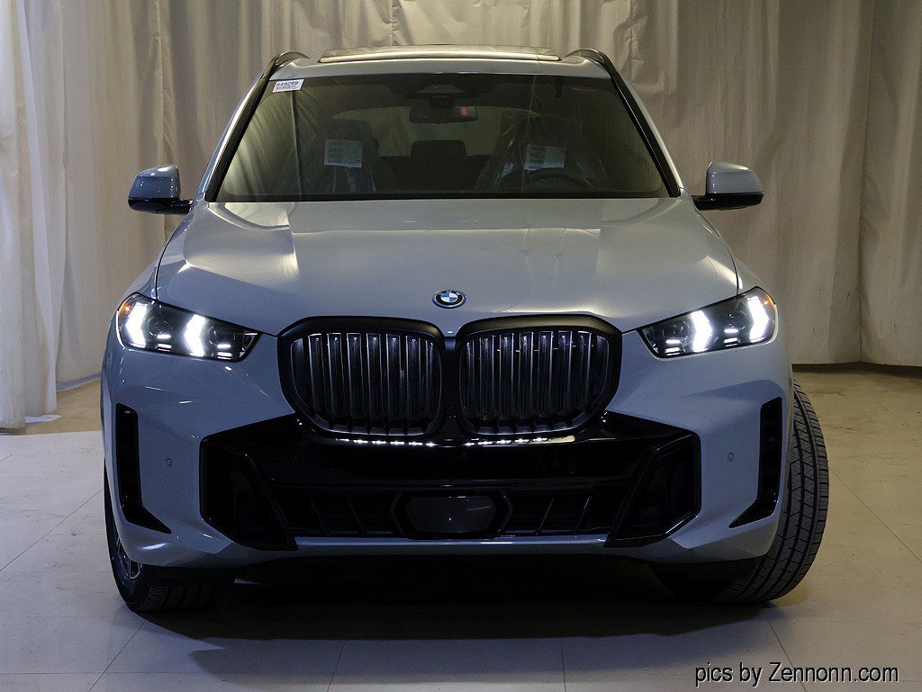 New 2026 BMW X5 xDrive50e w/ M Sport Package AWD/4WD image 5