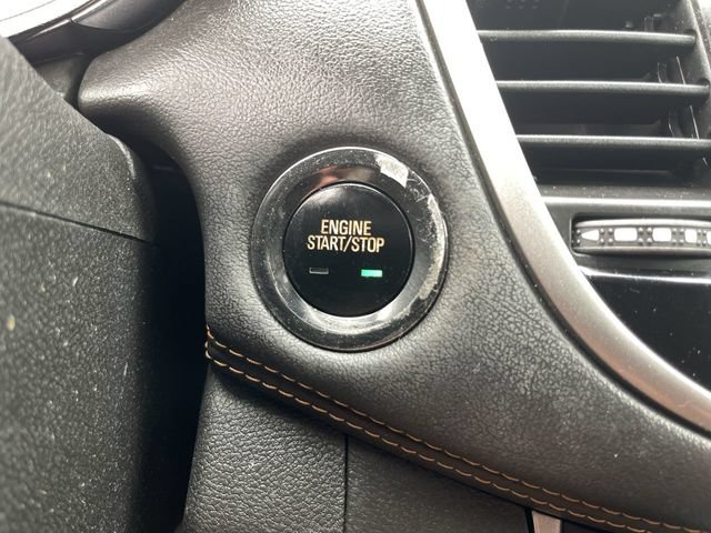 Used 2019 Chevrolet Trax LT w/ LT Convenience Package FWD image 17
