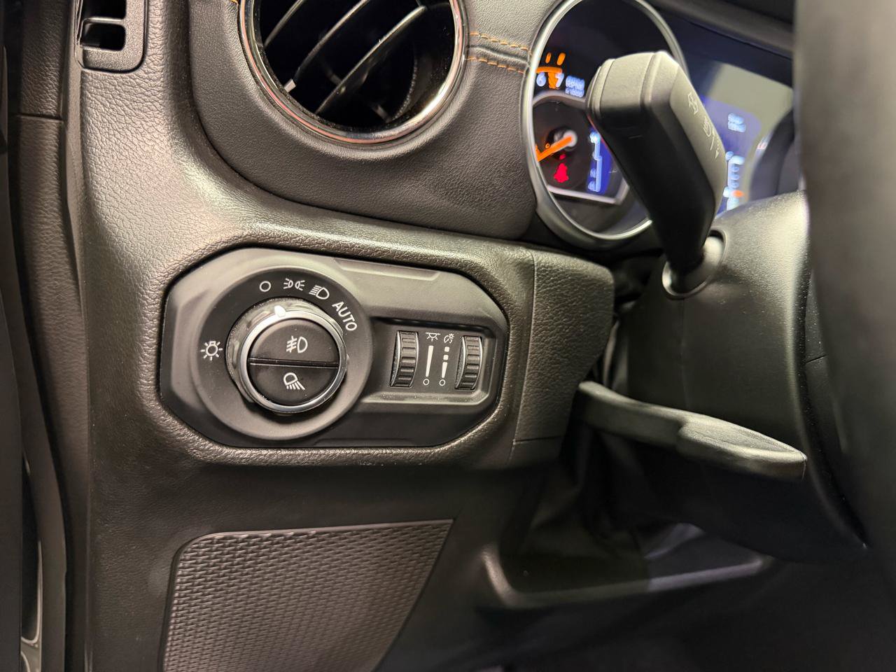 Used 2022 Jeep Gladiator Overland AWD/4WD image 22