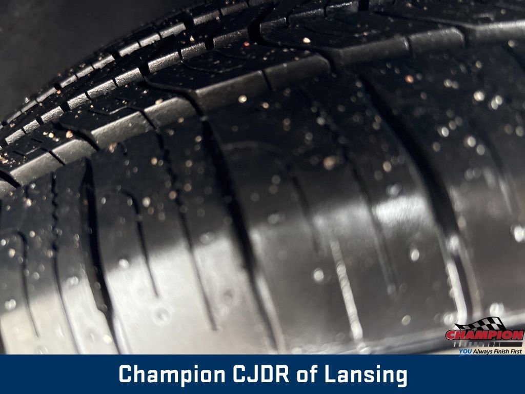 Used 2023 Chevrolet Malibu LT image 3