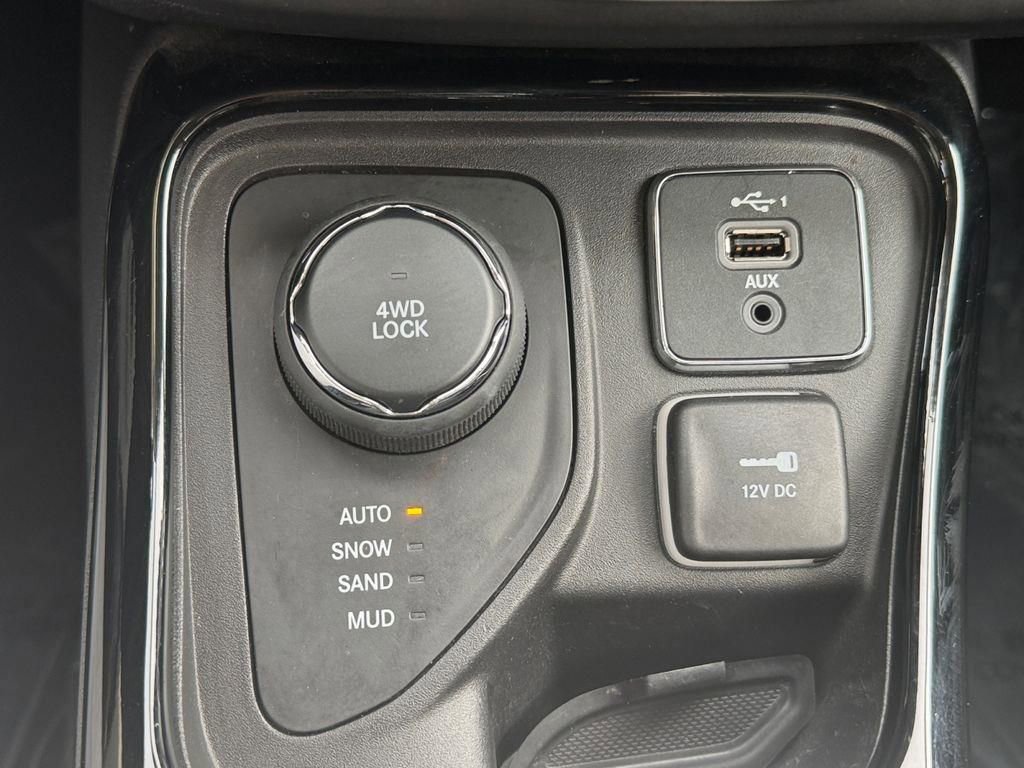 Used 2020 Jeep Compass Limited w/ Luxury Seat Group image 18