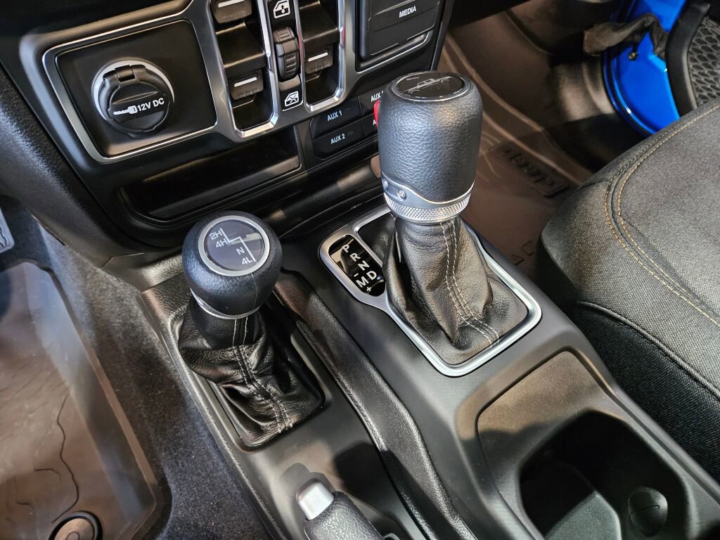 New 2025 Jeep Gladiator Sport image 23