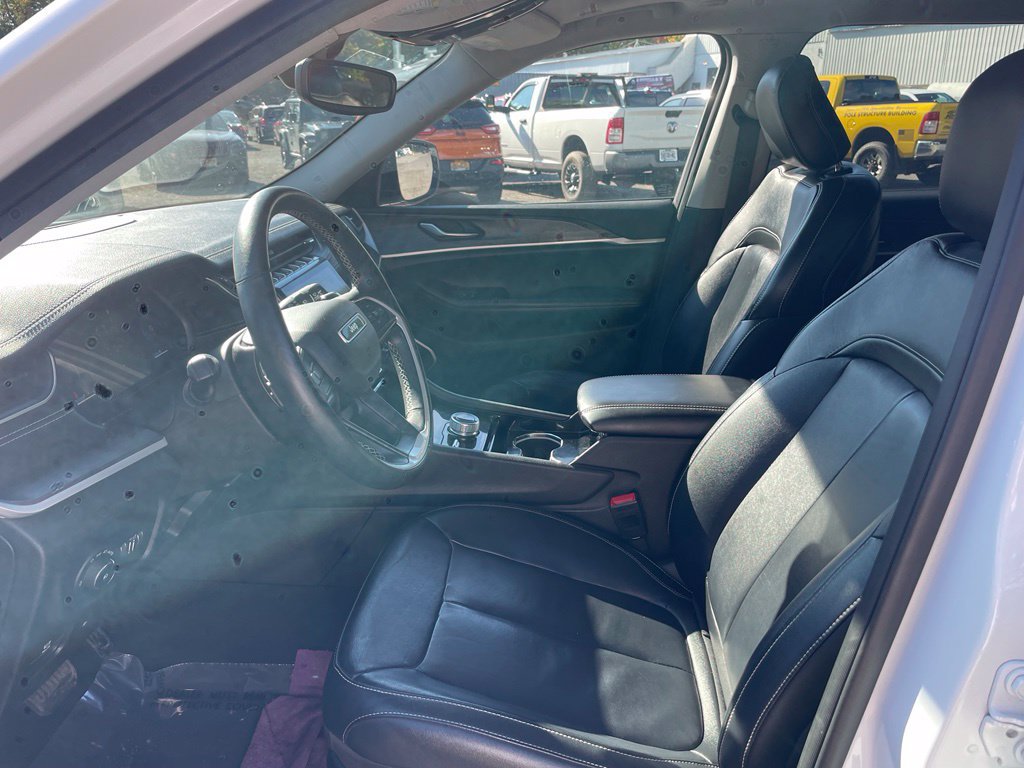 Used 2022 Jeep Grand Cherokee L Limited AWD/4WD image 15