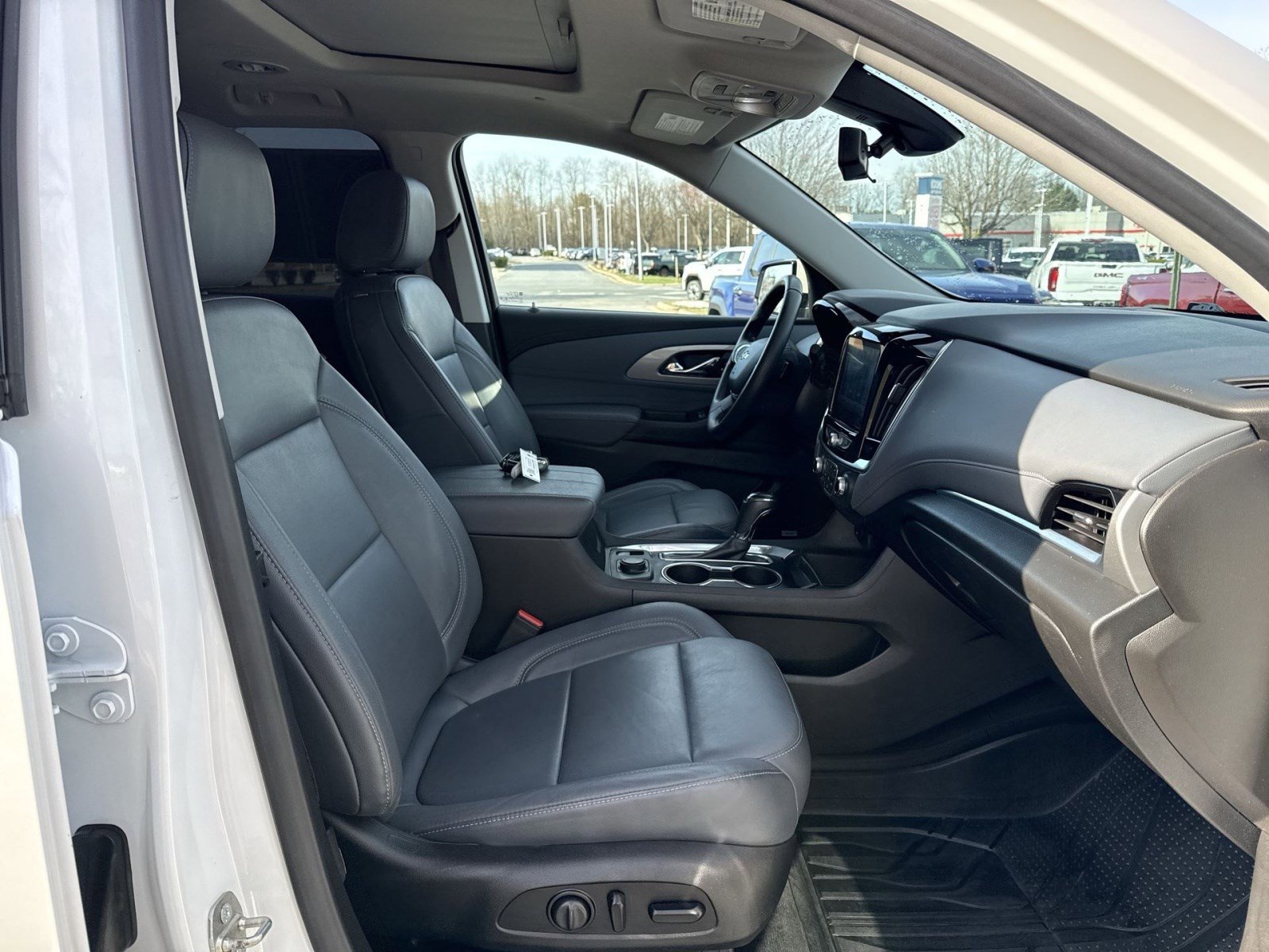 Used 2019 Chevrolet Traverse LT w/ LT Premium Package image 27