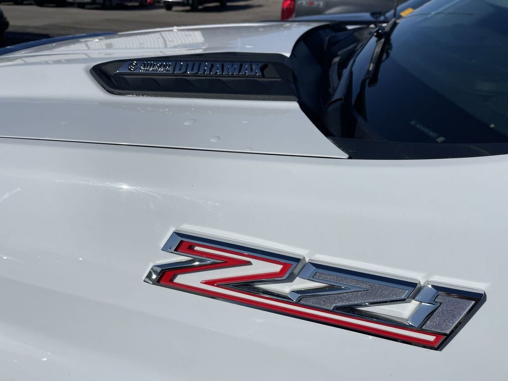 Used 2024 Chevrolet Silverado 2500 LT image 3