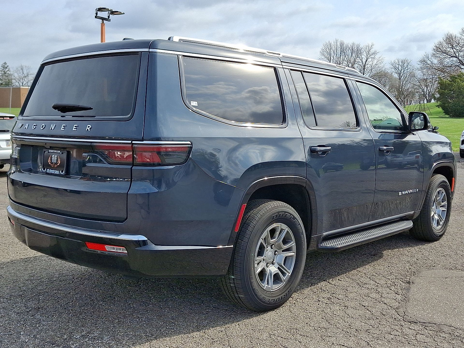 New 2024 Jeep Wagoneer 4WD w/ HD Trailer Tow Package image 12