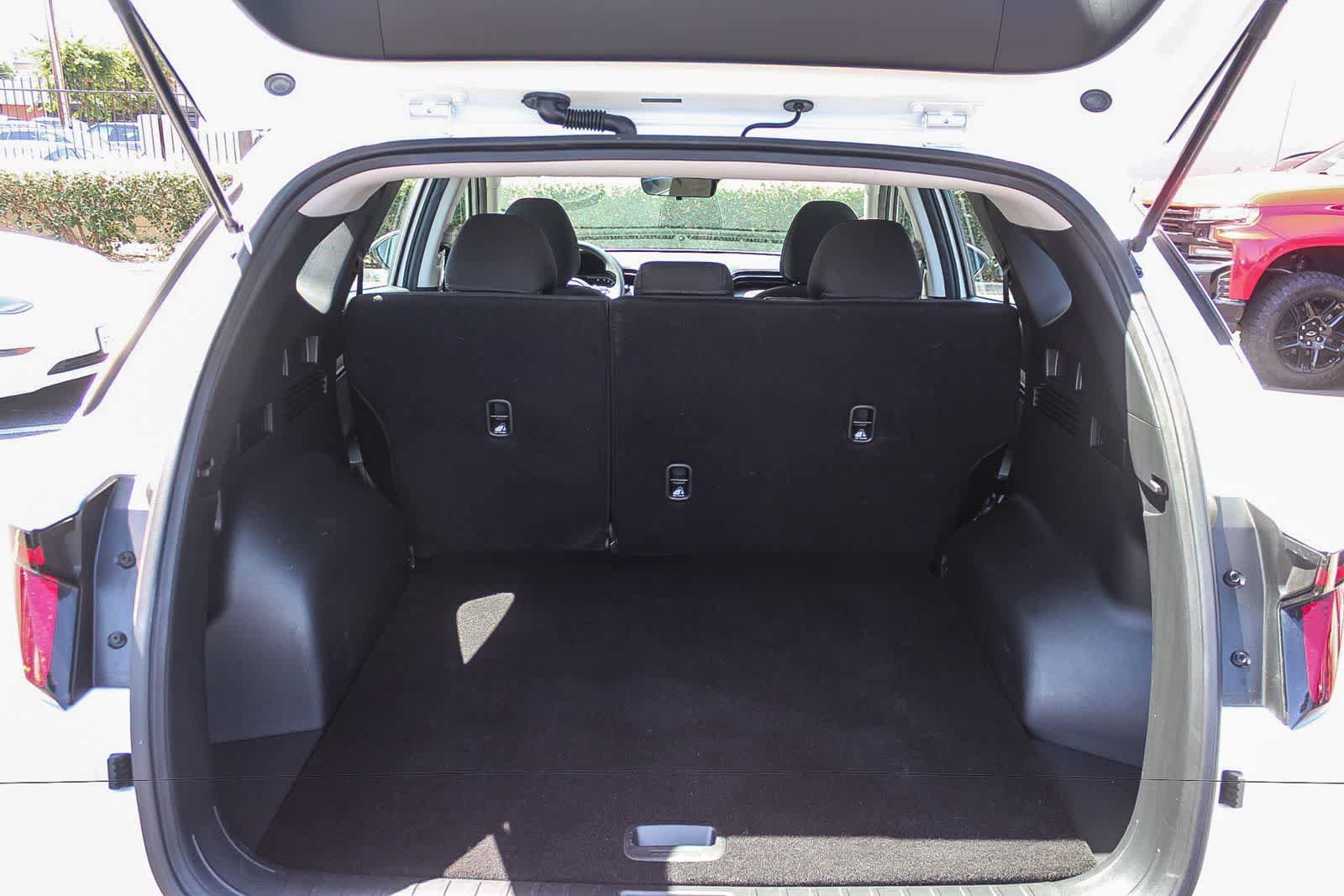 Certified 2023 Hyundai Tucson SE AWD/4WD image 37