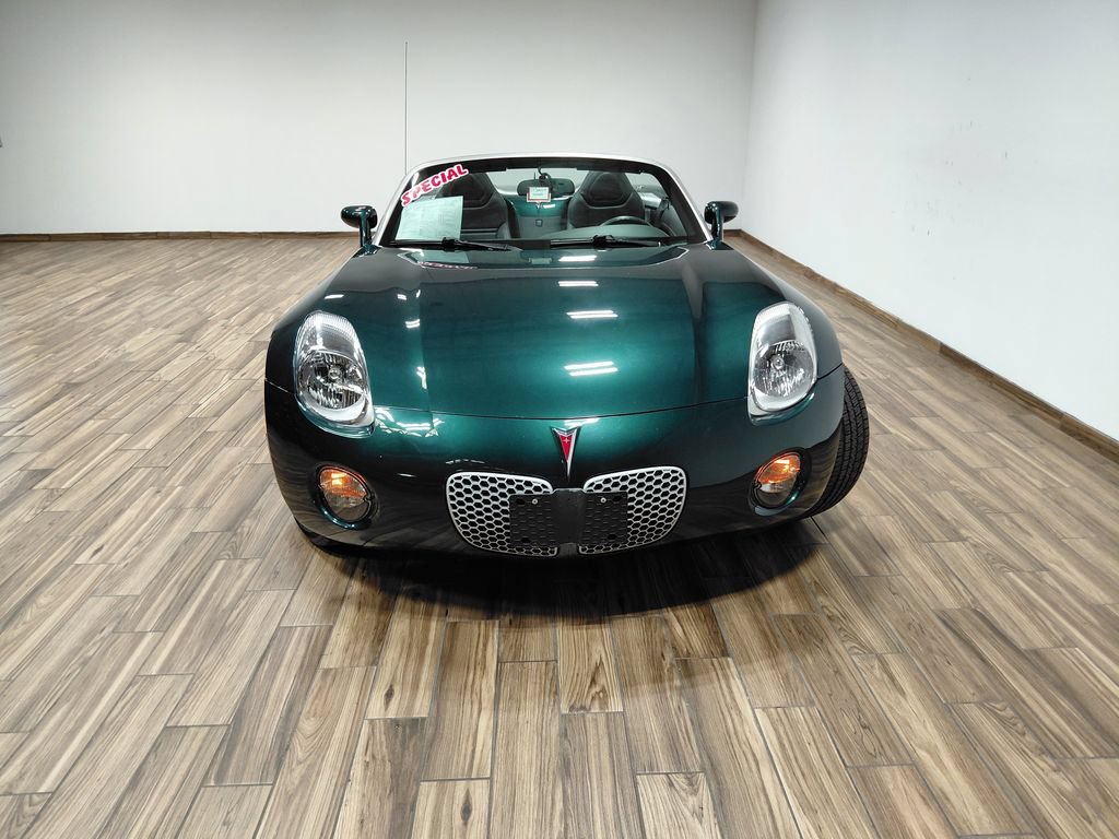 Used 2007 Pontiac Solstice Convertible w/ Premium Package RWD image 3