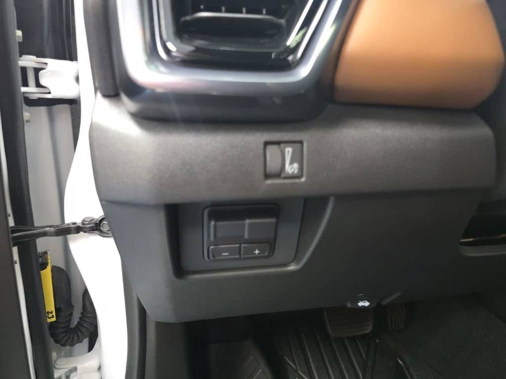 Certified 2025 GMC Canyon AT4 AWD/4WD image 20