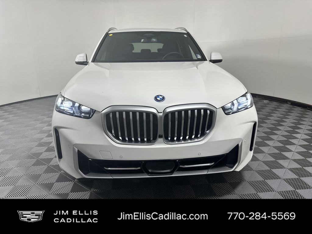 Used 2025 BMW X5 xDrive50e image 2