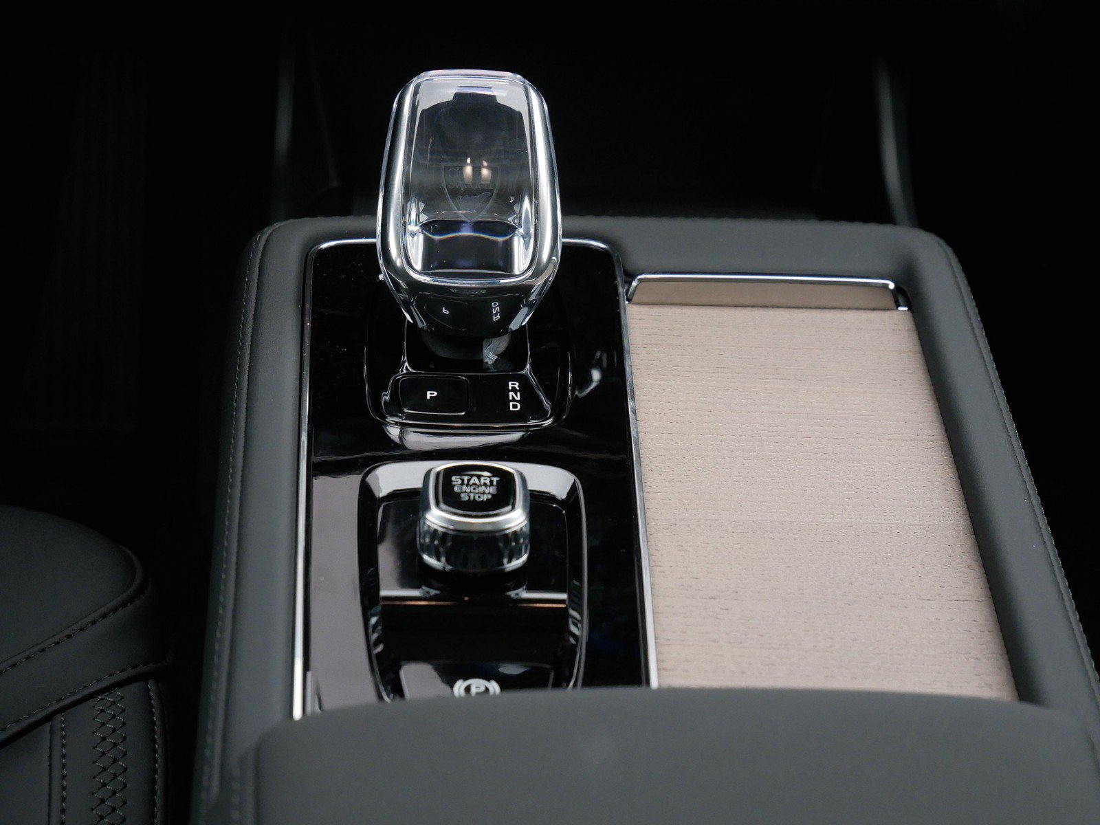 New 2027 Volvo XC90 B6 Plus AWD/4WD image 9