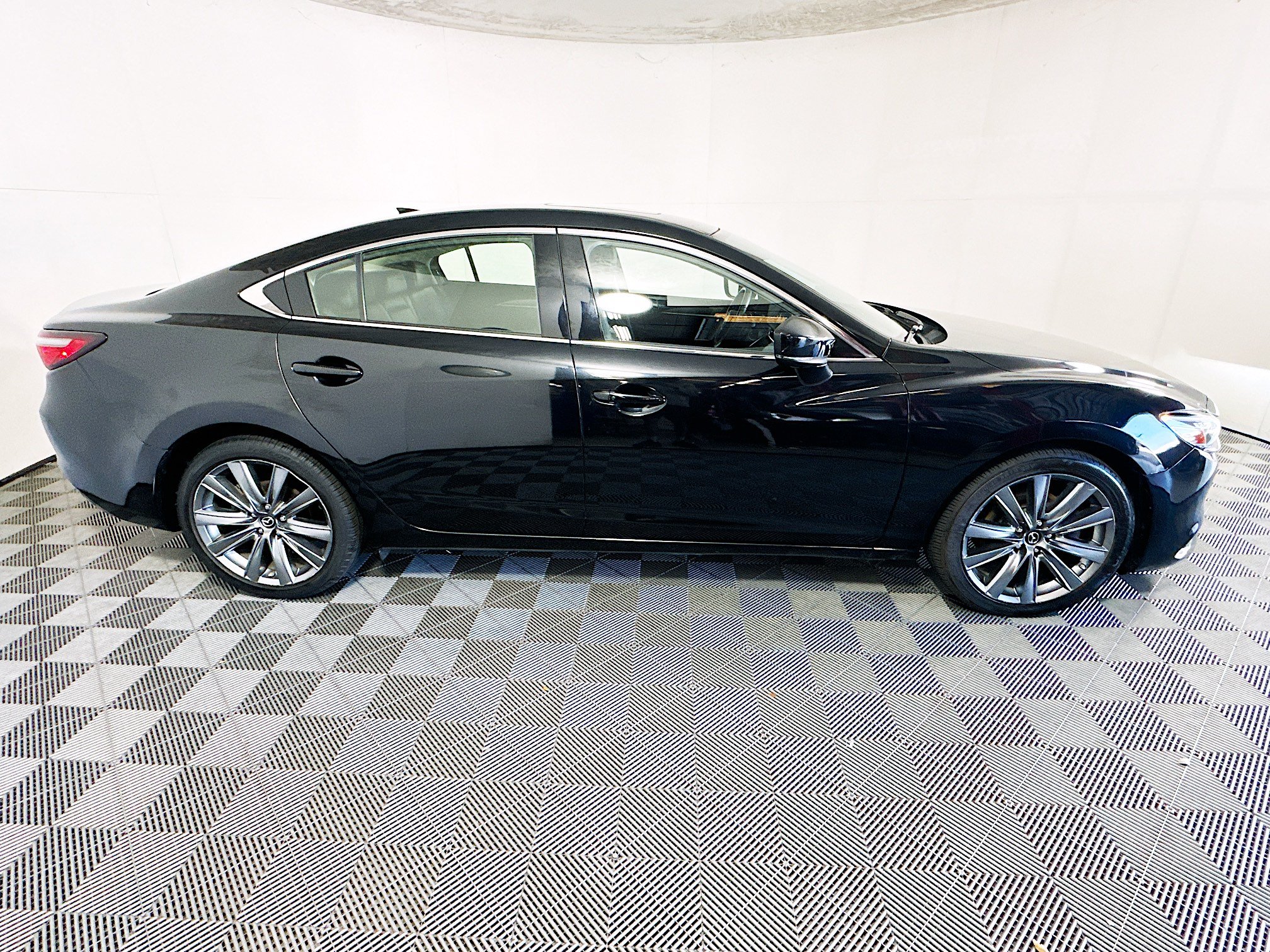 Used 2020 MAZDA MAZDA6 Grand Touring FWD image 2