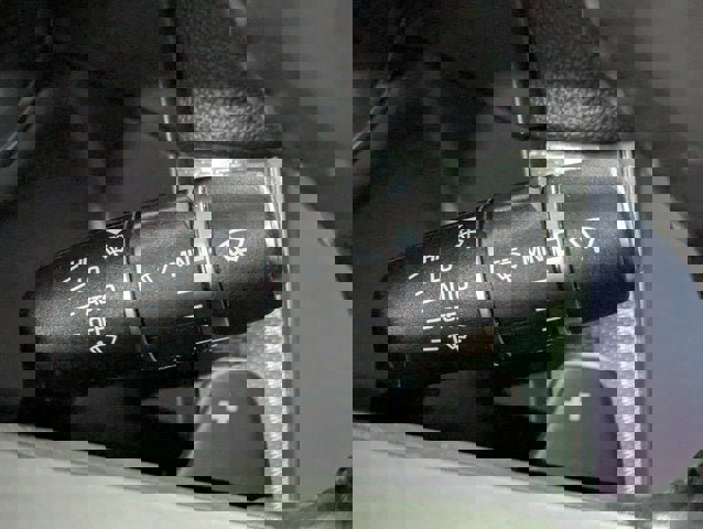 Used 2019 Jaguar XF Prestige image 31