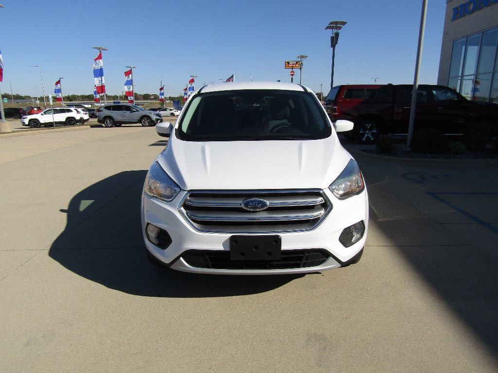 Used 2017 Ford Escape SE image 2