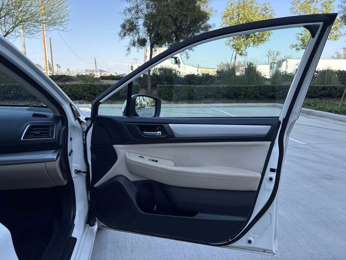 Used 2017 Subaru Legacy 2.5i Premium AWD/4WD image 16