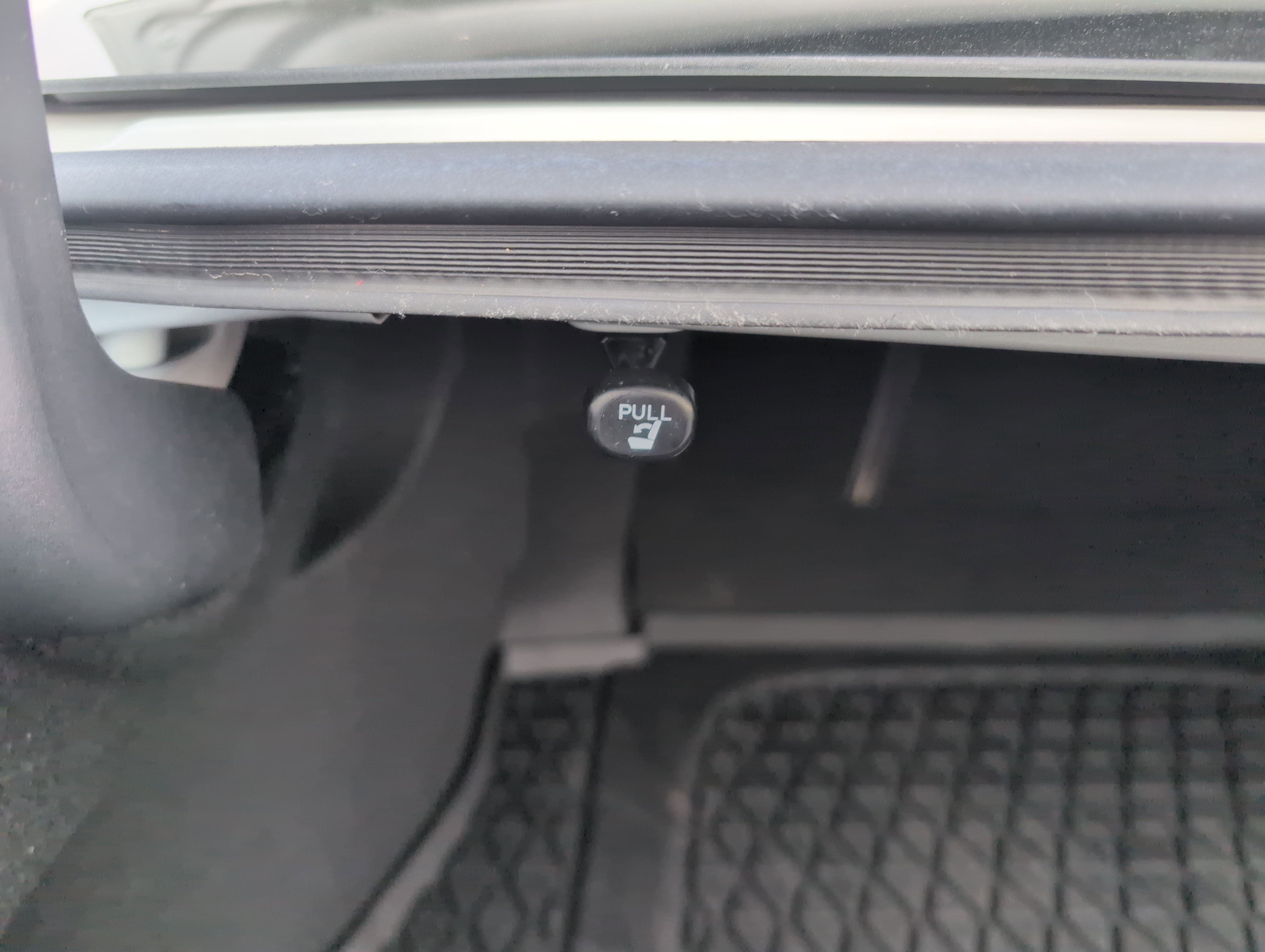 Used 2019 Toyota Avalon Limited image 12