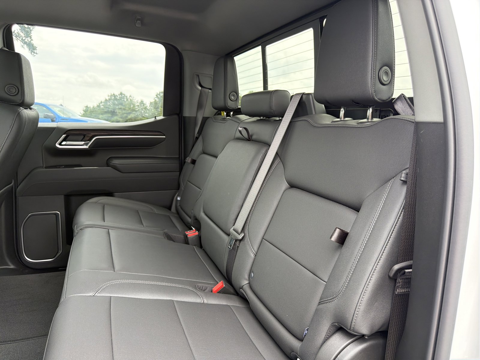 Used 2026 GMC Sierra 1500 SLT w/ SLT Premium Plus Package AWD/4WD image 30