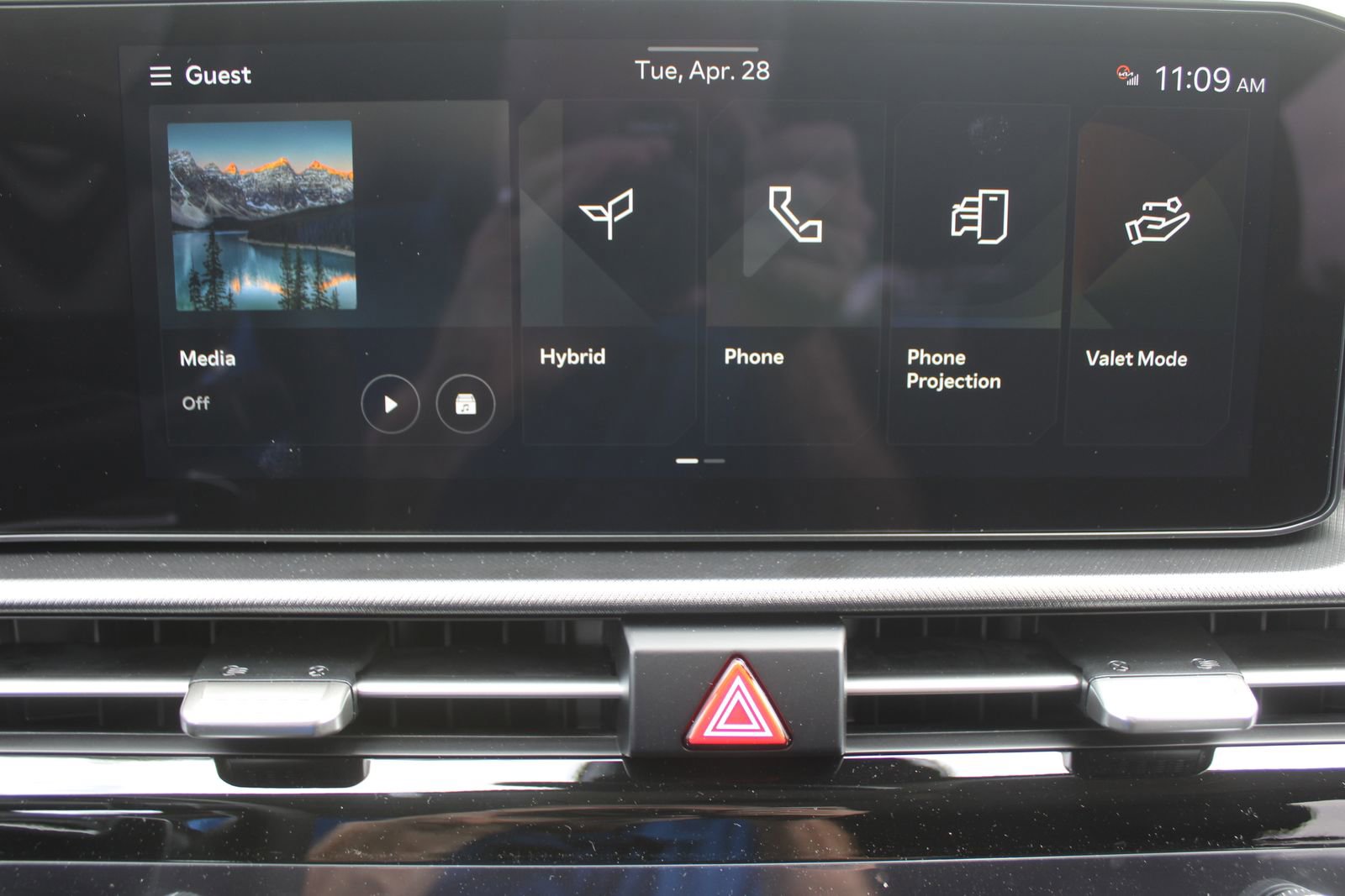 New 2026 Kia Sportage LX FWD image 38
