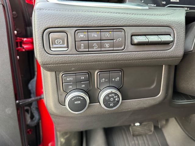 Used 2022 GMC Yukon XL Denali AWD/4WD image 11