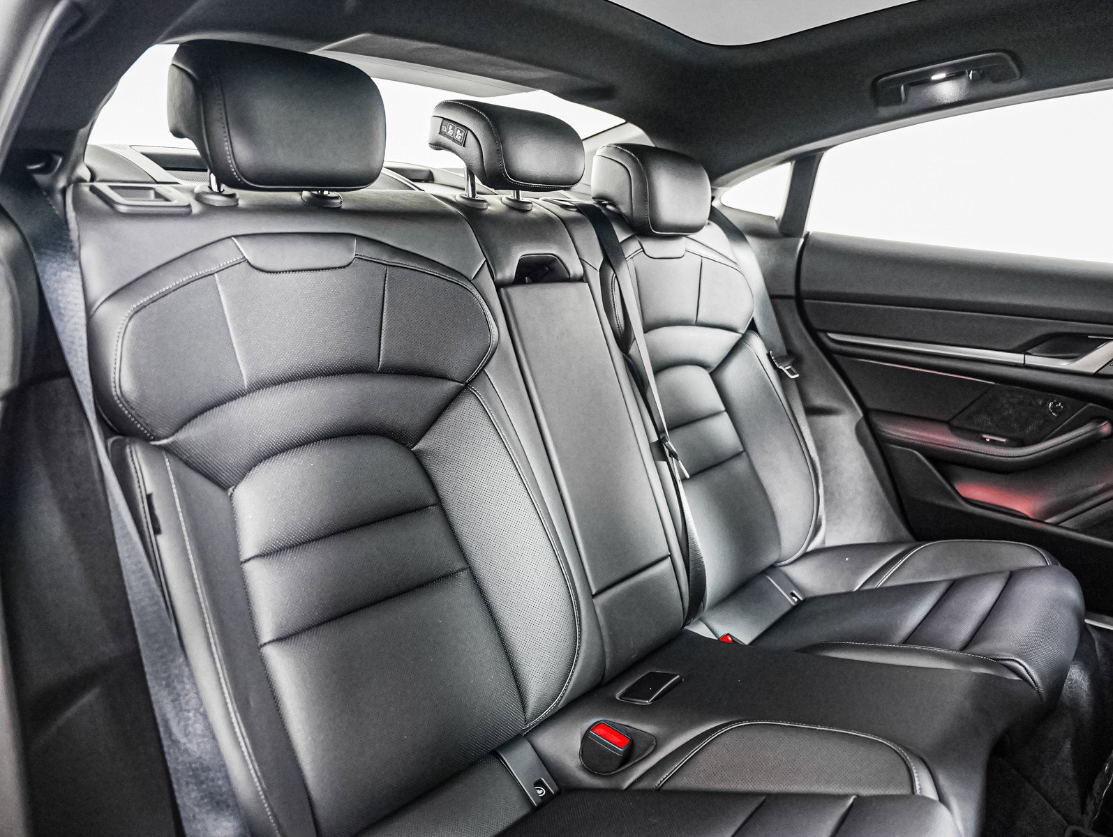 Certified 2025 Porsche Taycan RWD image 6