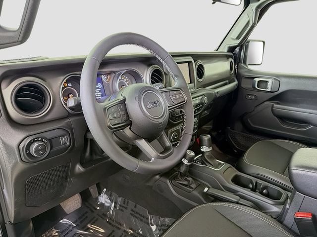 Used 2023 Jeep Gladiator Sport AWD/4WD image 9