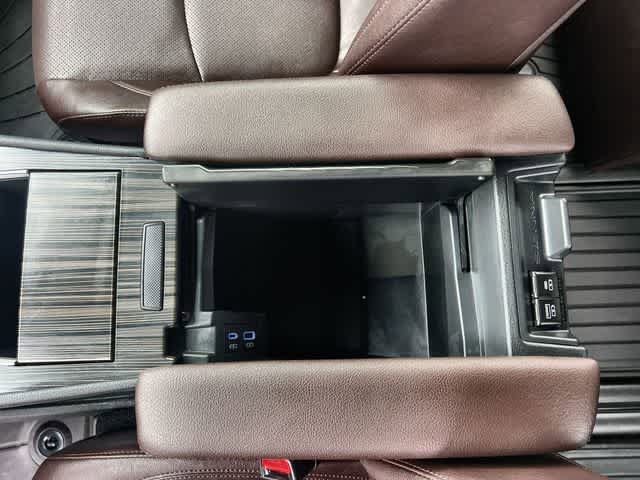 Used 2024 Toyota Sienna Platinum image 27