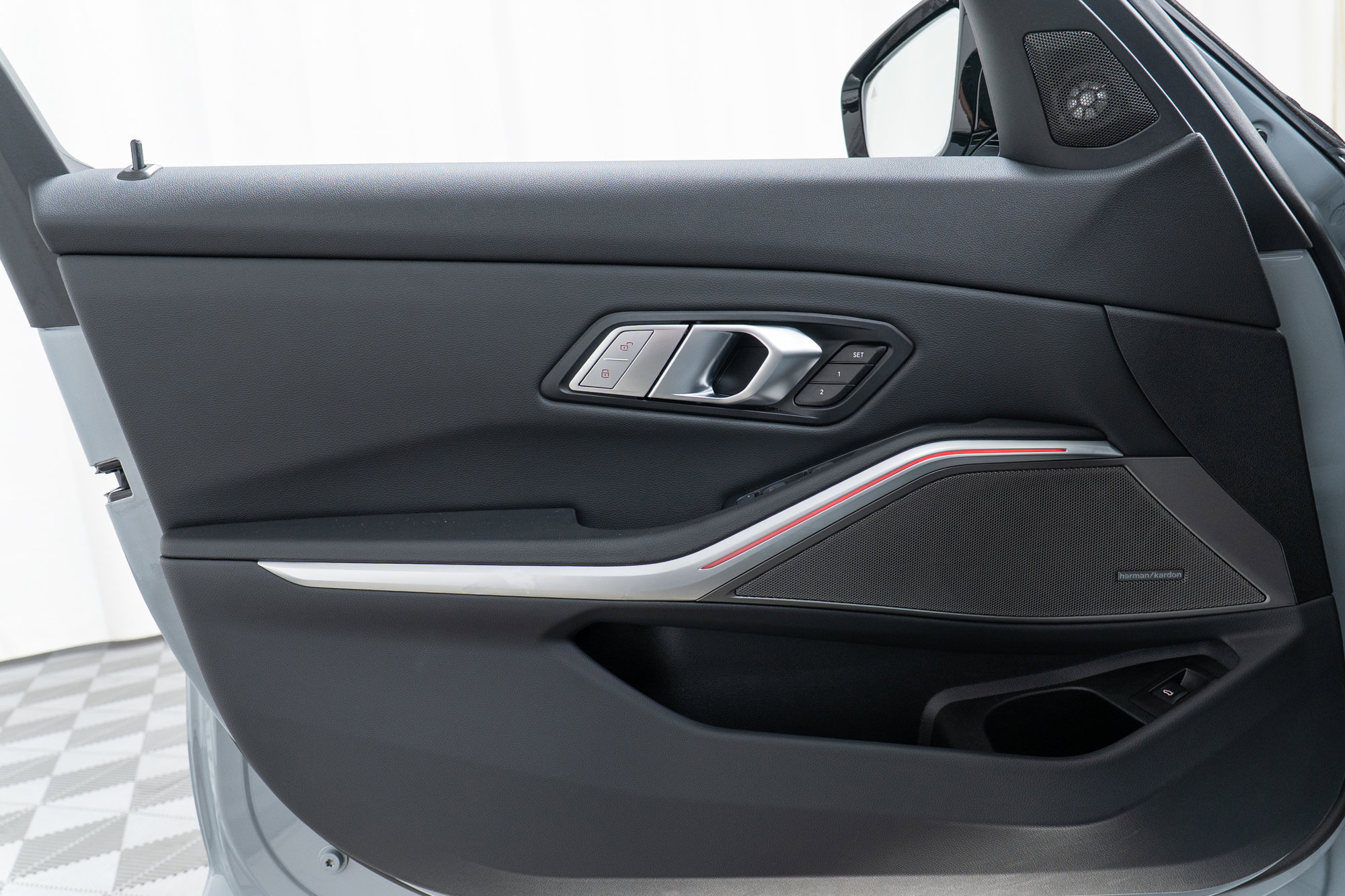 Used 2025 BMW M340i xDrive w/ Premium Package image 11