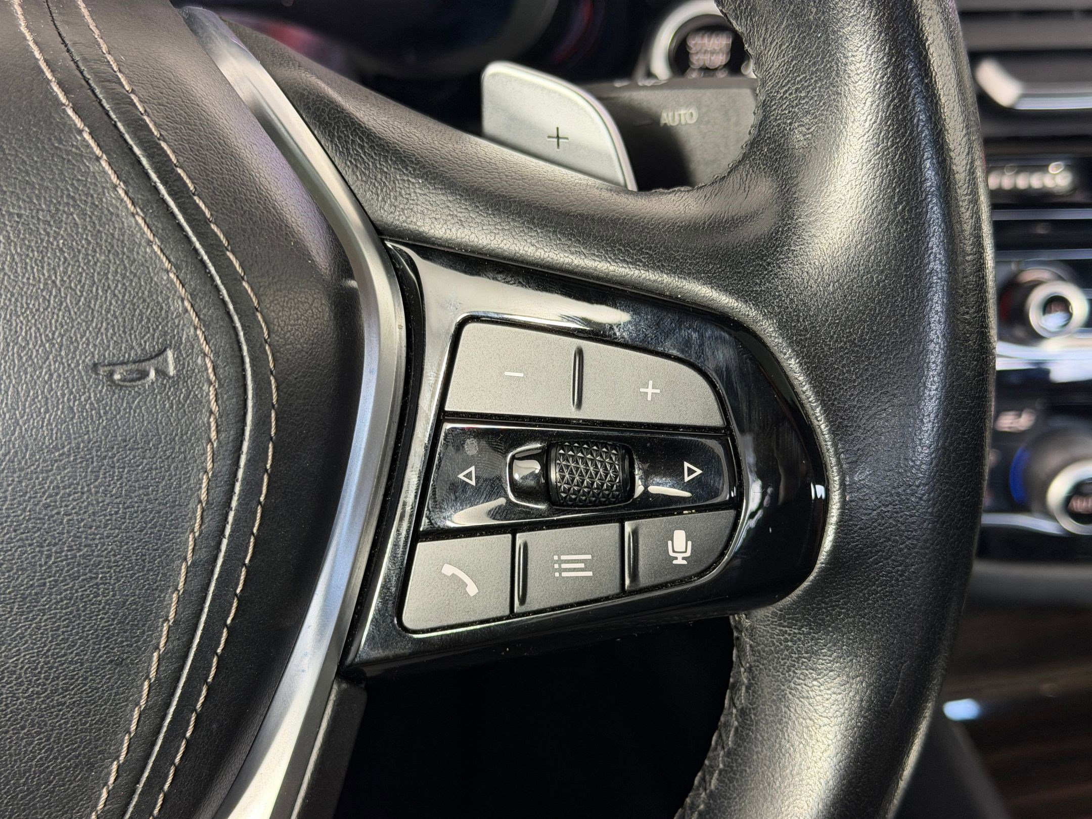 Used 2021 BMW 530i xDrive w/ Convenience Package image 29