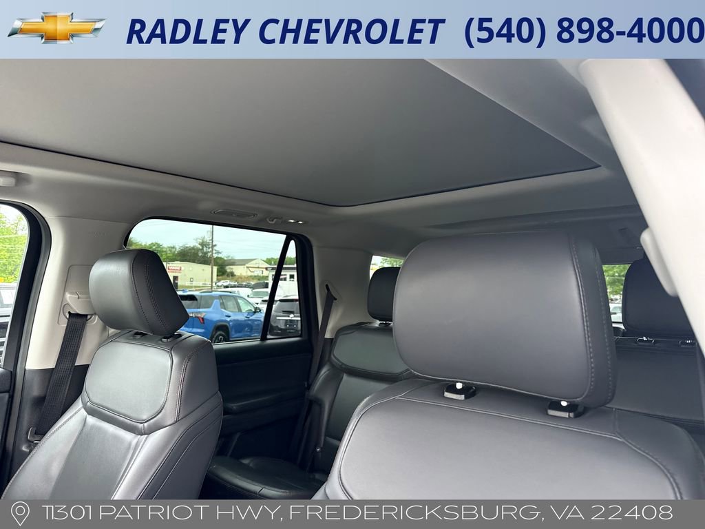 Used 2025 Ford Expedition Active AWD/4WD image 2