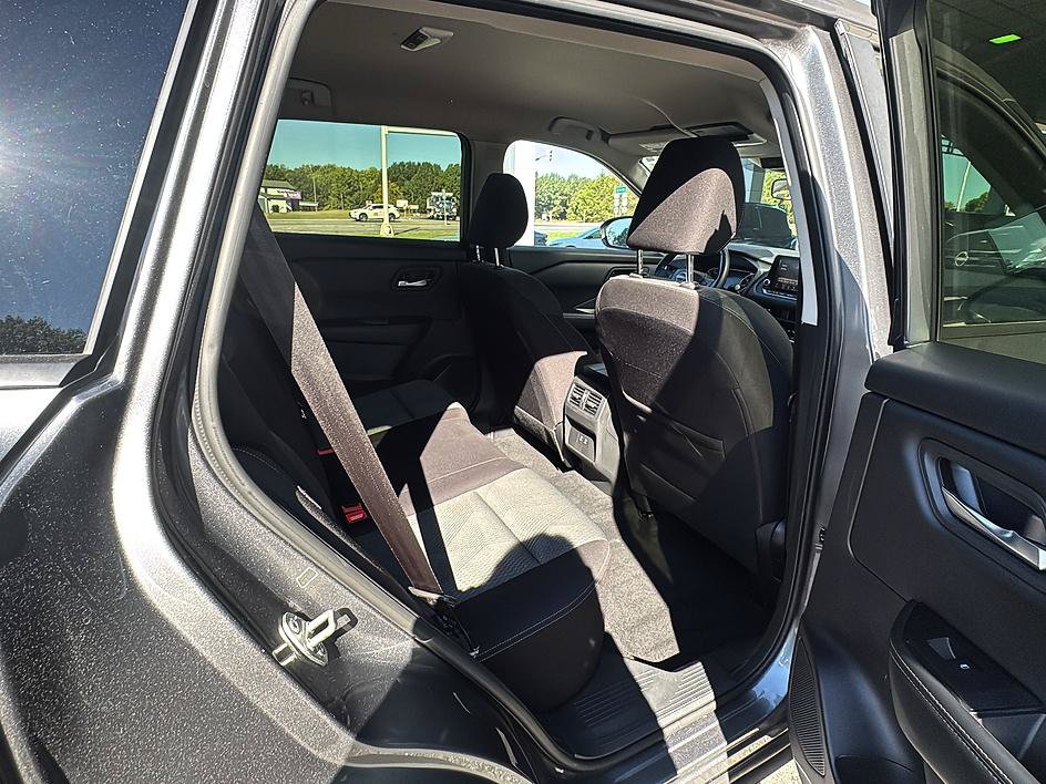 Certified 2025 Nissan Rogue SV AWD/4WD image 22