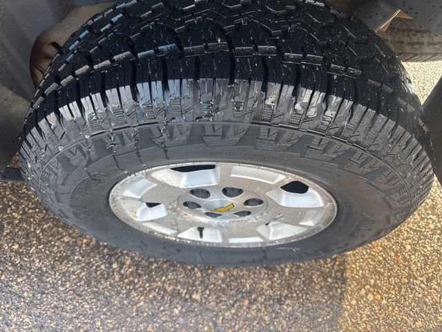Used 2013 Chevrolet Suburban LT AWD/4WD image 5