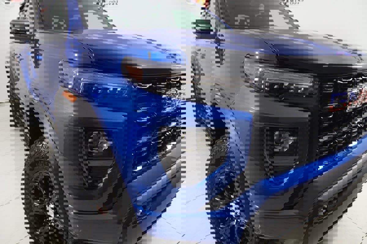 Used 2023 GMC Canyon Elevation w/ Convenience Package image 16