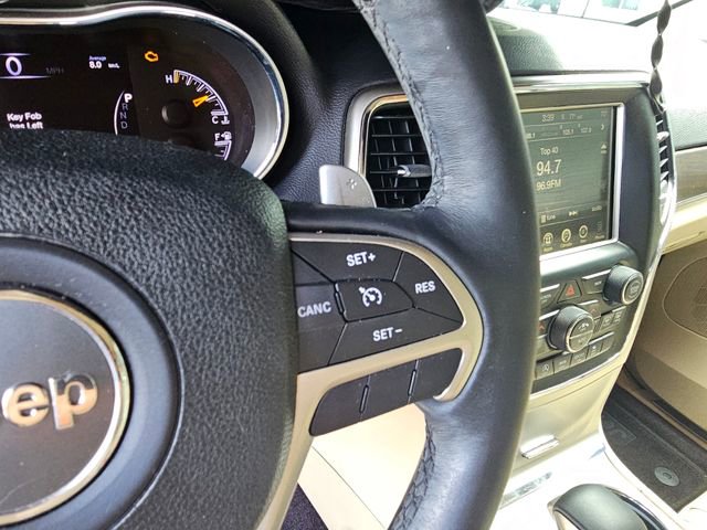 Used 2017 Jeep Grand Cherokee Limited image 32