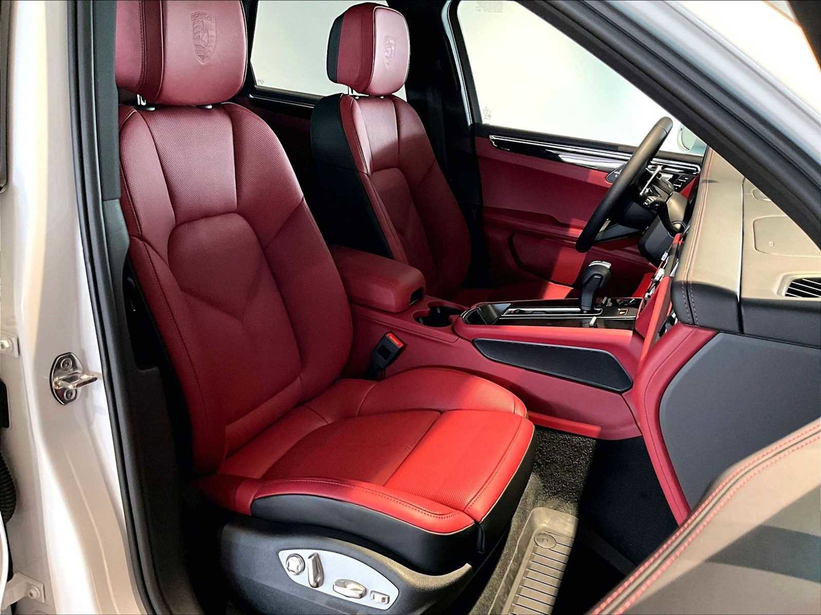 New 2026 Porsche Macan AWD/4WD image 19